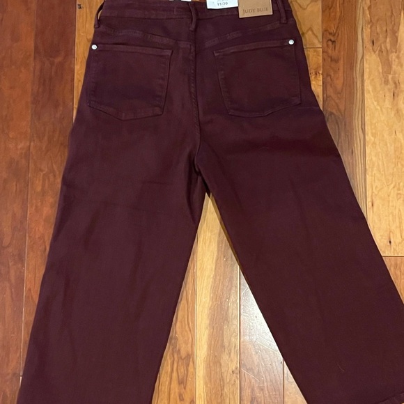 Judy Blue Jeans NWT Ladies Size 11/30 Cropped Wide Leg Super Stretchy Super Soft - Picture 4 of 7